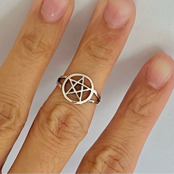 Sterling silver pentagram toe ring, silver pentagram toe ring, pentagram ring - Picture 4 of 7